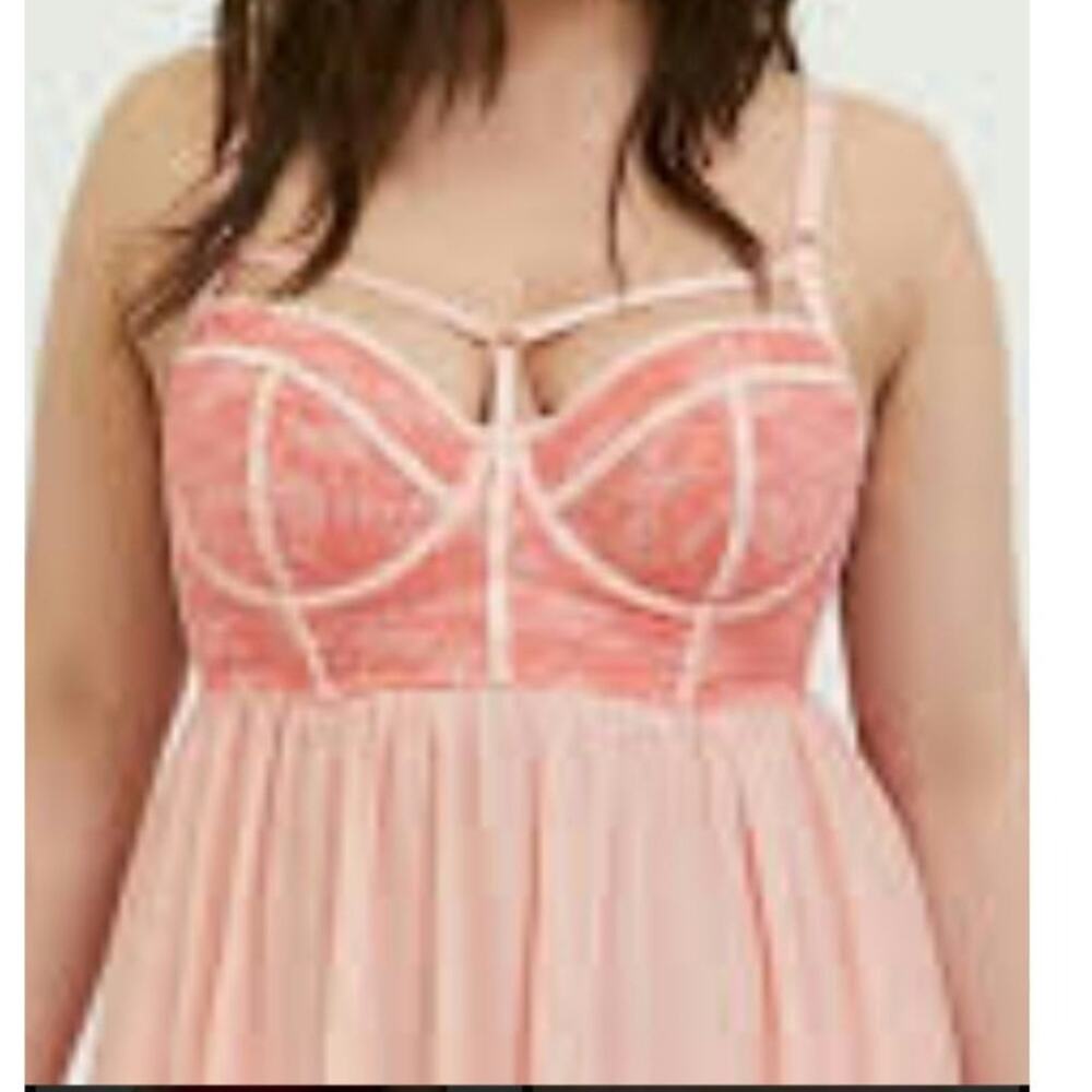 Torrid Demure Lace Cut-Out Babydoll Soft Peach Floral Lace Bodice Flowy Skirt 2X